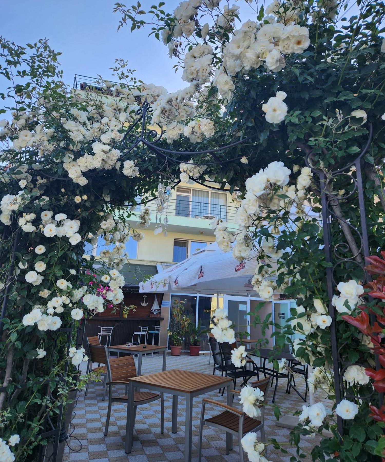 Mirana Family Hotel Бургас Экстерьер фото